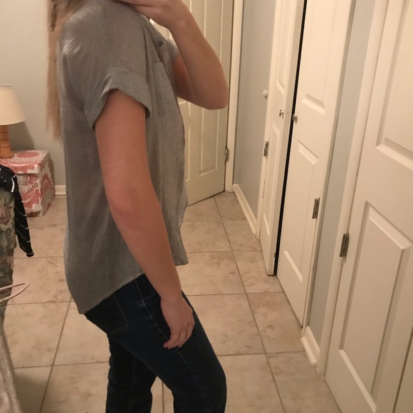 Listicle • Button down - Picture 8 of 9